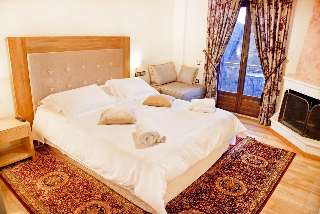 Elova Hotell Zátouna Exteriör bild